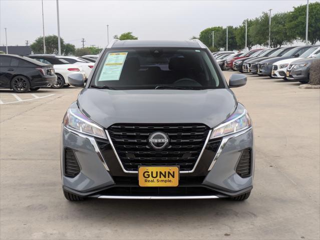2022 Nissan Kicks SV Xtronic CVT