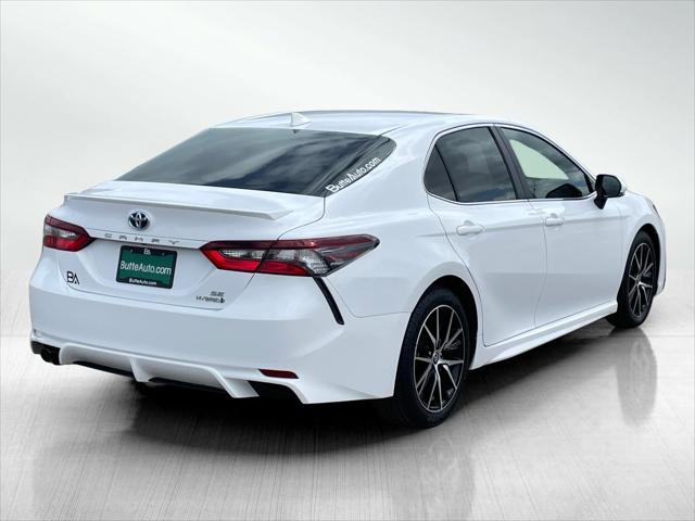 2022 Toyota Camry SE Hybrid