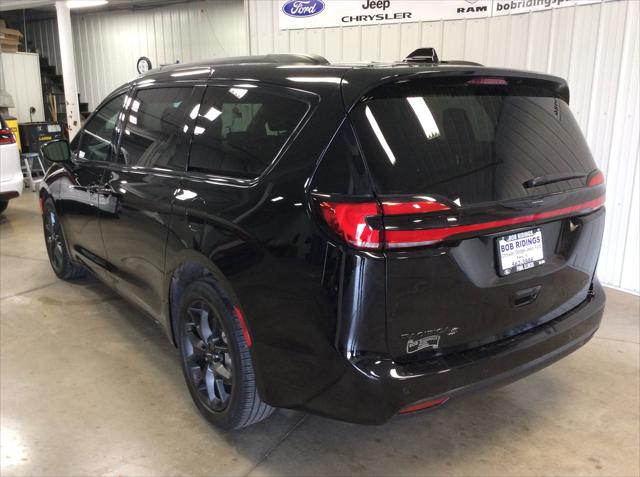 2024 Chrysler Pacifica Touring L AWD