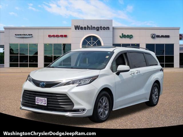 2023 Toyota Sienna XLE