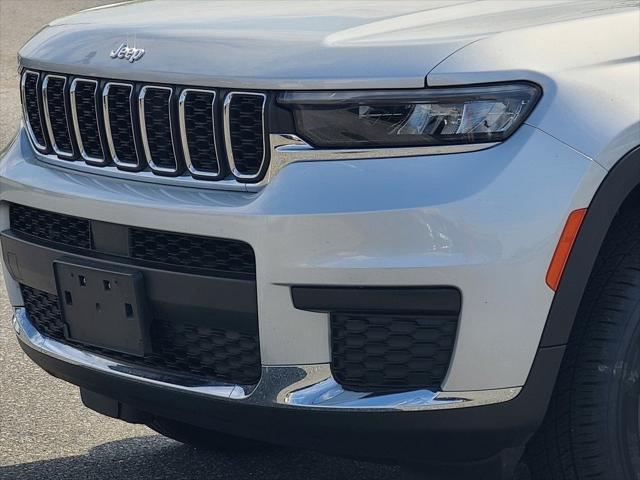 2023 Jeep Grand Cherokee L Laredo 4x4