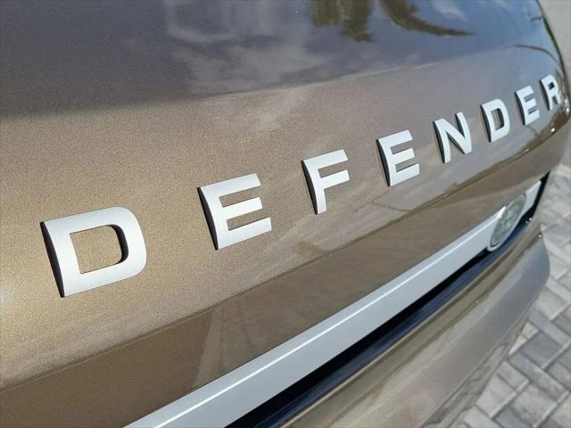 2025 Land Rover Defender 110 P300