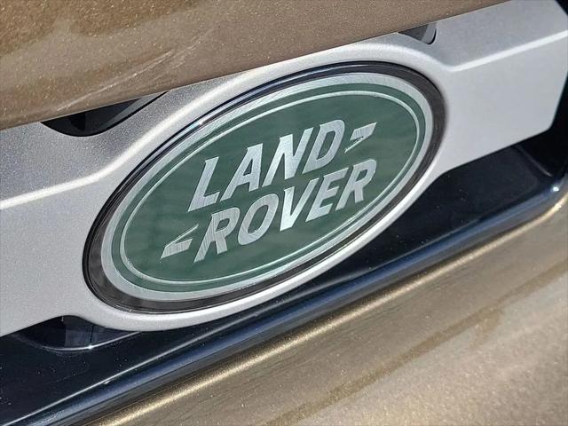 2025 Land Rover Defender 110 P300