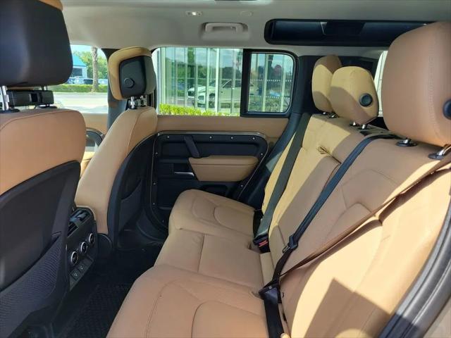 2025 Land Rover Defender 110 P300