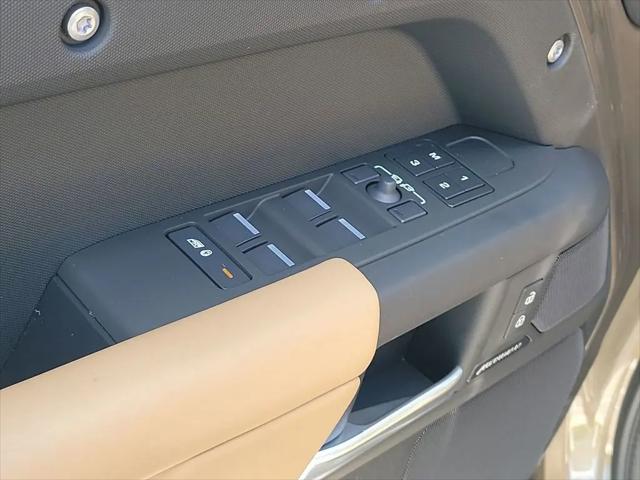 2025 Land Rover Defender 110 P300