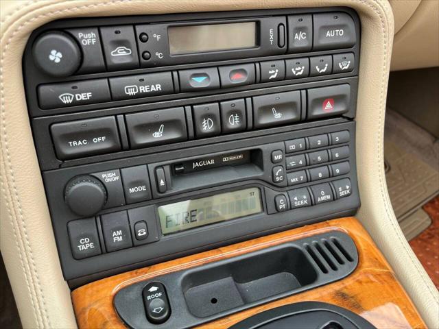 1999 Jaguar XK8 Standard