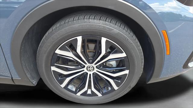 2025 Toyota Crown XLE