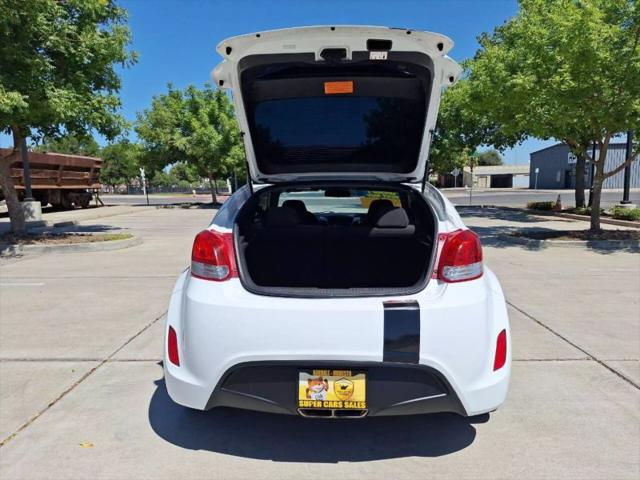 2017 Hyundai Veloster Base