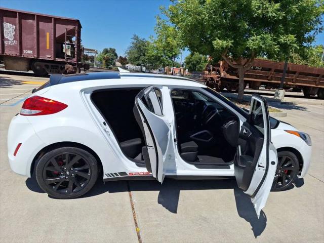 2017 Hyundai Veloster Base