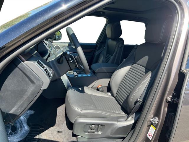 2025 Land Rover Discovery P300 Dynamic SE