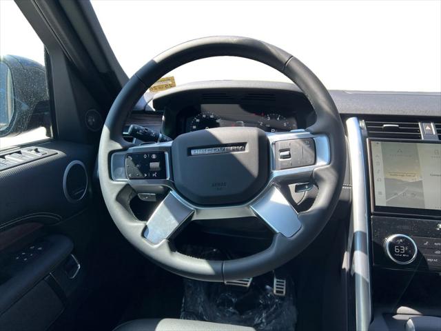 2025 Land Rover Discovery P300 Dynamic SE