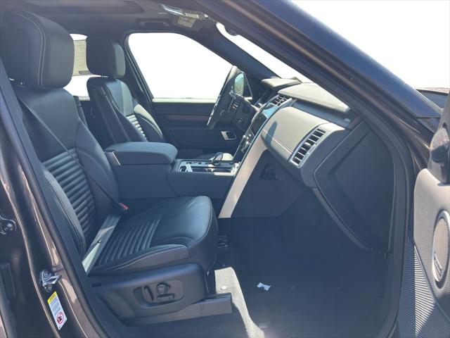 2025 Land Rover Discovery P300 Dynamic SE