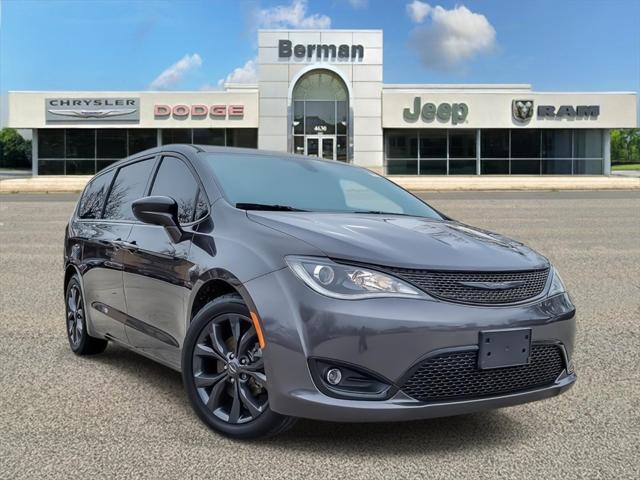 2020 Chrysler Pacifica Touring