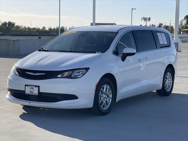 2023 Chrysler Voyager LX