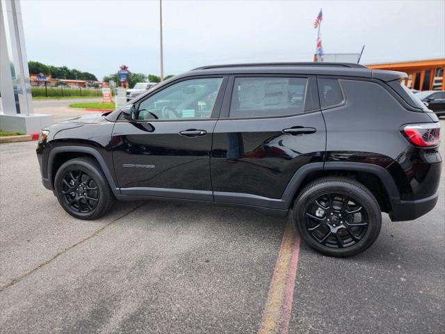 2025 Jeep Compass COMPASS LATITUDE 4X4
