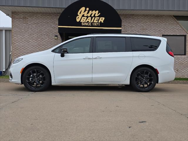 2025 Chrysler Pacifica PACIFICA LIMITED