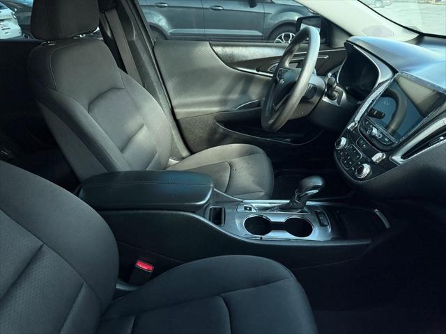 2022 Chevrolet Malibu FWD LT