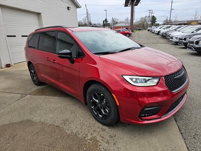 2025 Chrysler Pacifica Hybrid PACIFICA PLUG-IN HYBRID S APPEARANCE