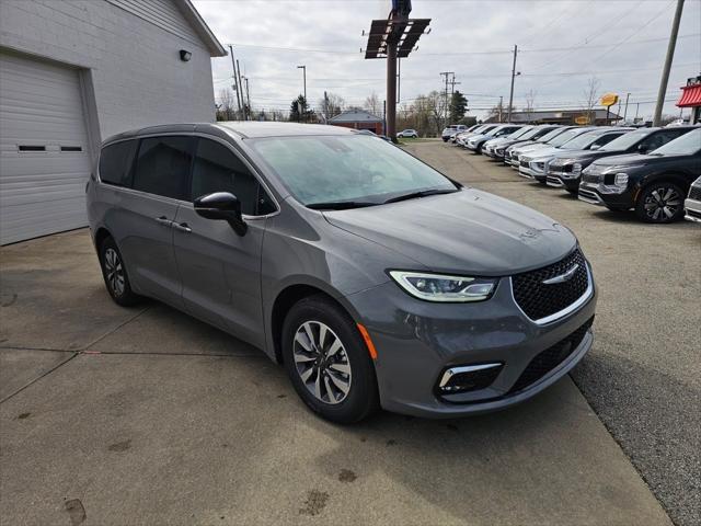 2025 Chrysler Pacifica Hybrid PACIFICA PLUG-IN HYBRID SELECT