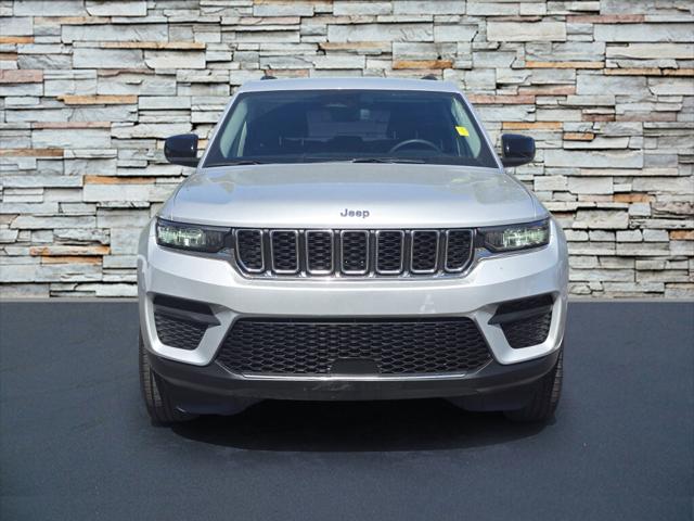 2023 Jeep Grand Cherokee Laredo 4x4