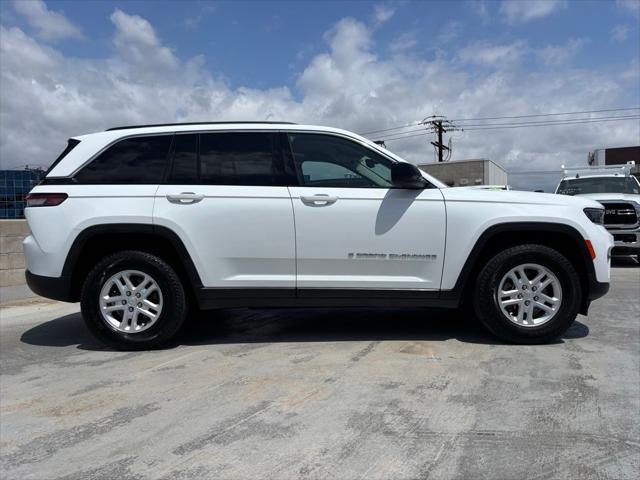 2023 Jeep Grand Cherokee Laredo 4x2