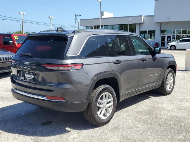 2023 Jeep Grand Cherokee Laredo X 4x4