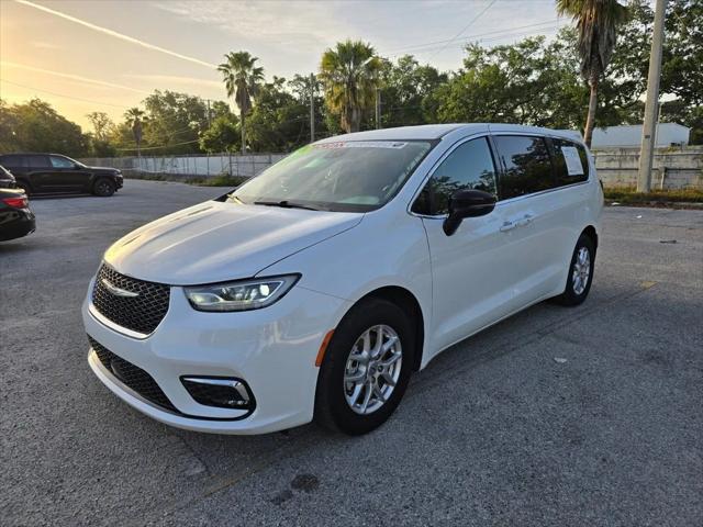 2024 Chrysler Pacifica Touring