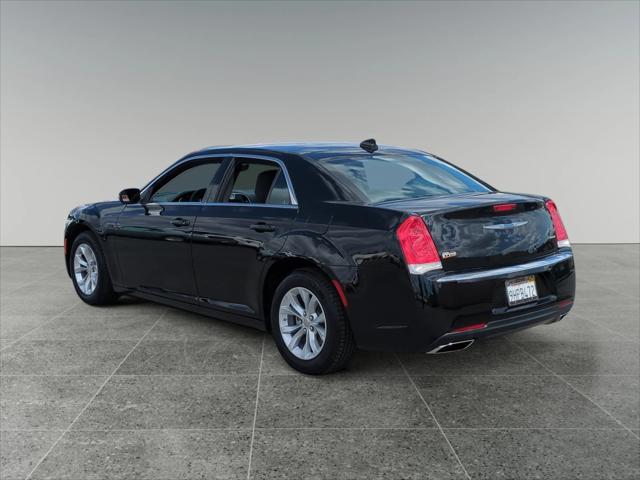 2023 Chrysler 300 Touring