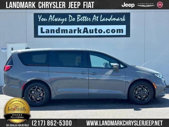 2022 Chrysler Pacifica Hybrid Touring L
