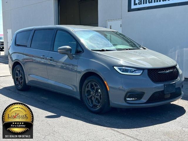 2022 Chrysler Pacifica Hybrid Touring L