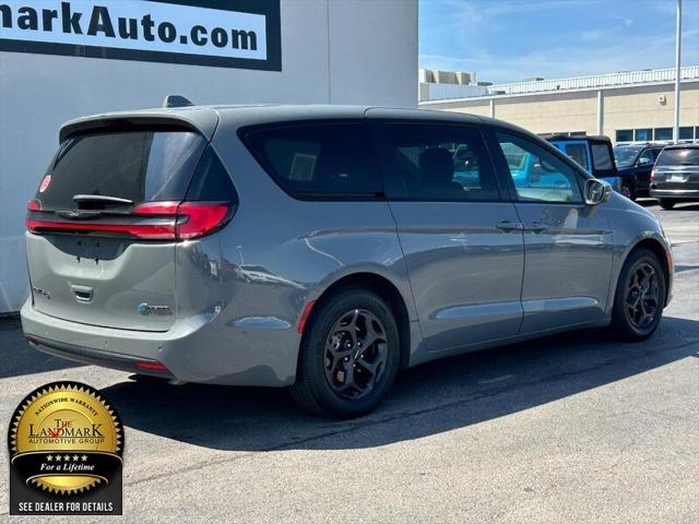 2022 Chrysler Pacifica Hybrid Touring L