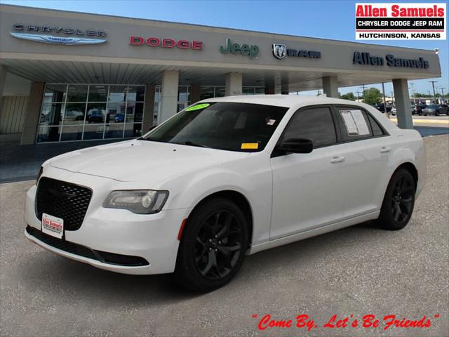 2023 Chrysler 300 Touring