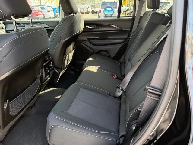 2024 Jeep Grand Cherokee Laredo 4x4