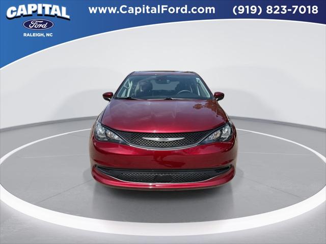 2023 Chrysler Voyager LX
