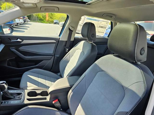 2025 Volkswagen Jetta 1.5T SE