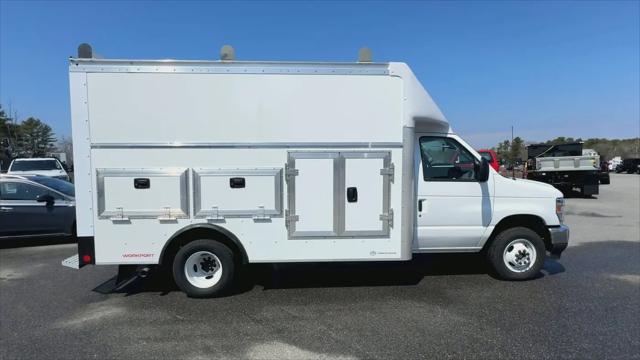 2026 Ford E-450 Cutaway E-Series Cutaway