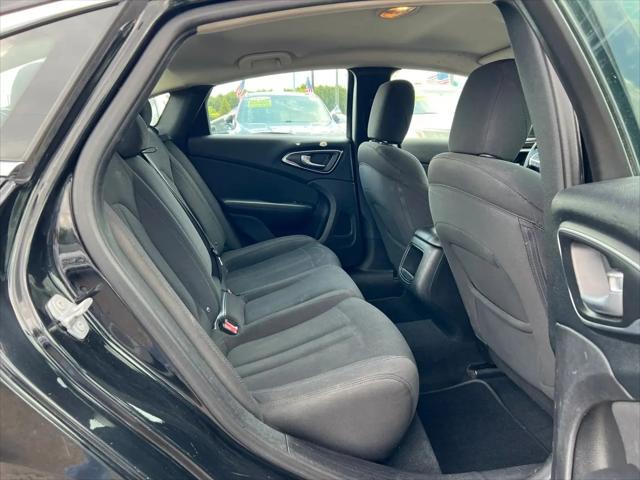 2016 Chrysler 200 Limited