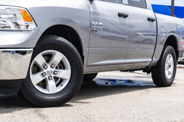 2022 RAM 1500 Classic SLT Crew Cab 4x2 57 Box