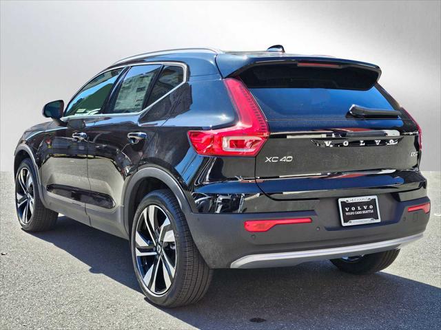 2025 Volvo XC40 B5 Ultra Bright Theme