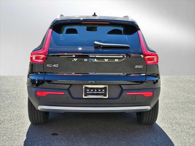 2025 Volvo XC40 B5 Ultra Bright Theme