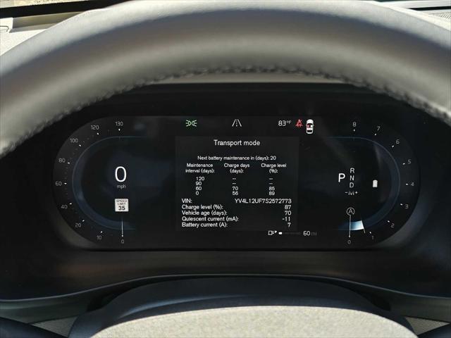 2025 Volvo XC40 B5 Ultra Bright Theme