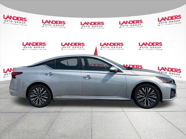 2023 Nissan Altima SV FWD