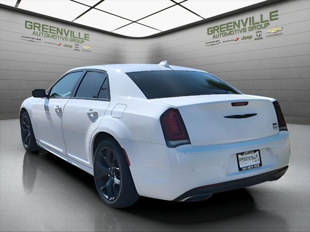 2022 Chrysler 300 Touring L 2022 Chrysler 300 Touring L