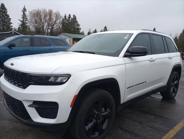 2023 Jeep Grand Cherokee Altitude 4x4 2023 Jeep Grand Cherokee Altitude 4x4