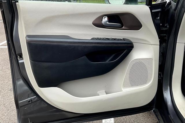 Used 2018 Chrysler Pacifica For Sale in Olive Branch, MS