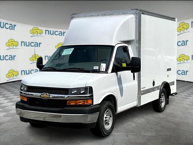 2025 Chevrolet Express Cutaway Work Van
