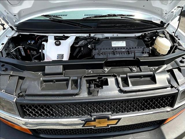 2025 Chevrolet Express Cutaway Work Van