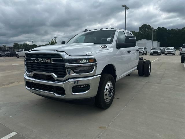 2025 RAM Ram 3500 Chassis Cab RAM 3500 TRADESMAN CREW CAB CHASSIS 4X2 60 CA
