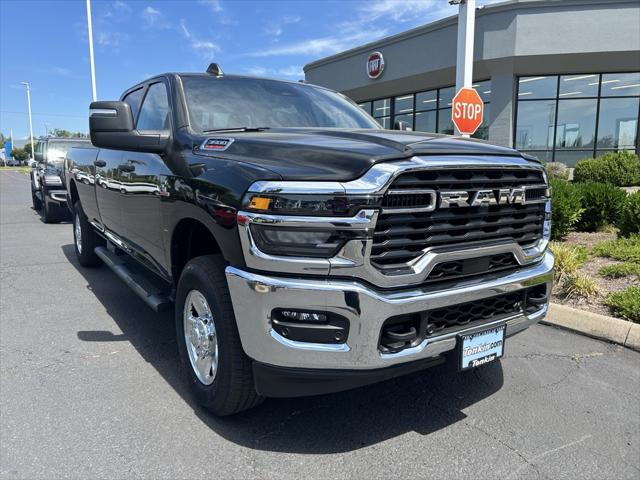 2025 RAM Ram 3500 RAM 3500 TRADESMAN CREW CAB 4X4 8 BOX