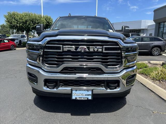 2025 RAM Ram 3500 RAM 3500 TRADESMAN CREW CAB 4X4 8 BOX